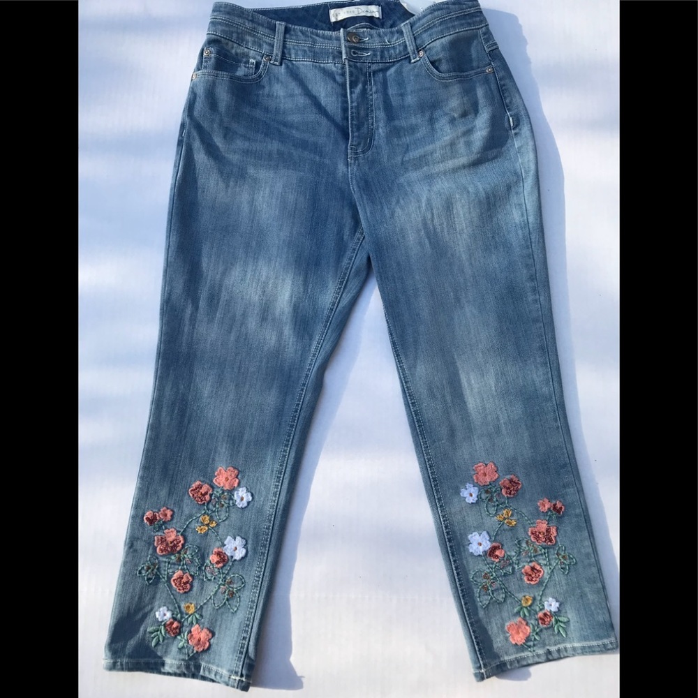 Est 1946 Women’s Cropped Embroidered Floral Ankle Jeans - Blue